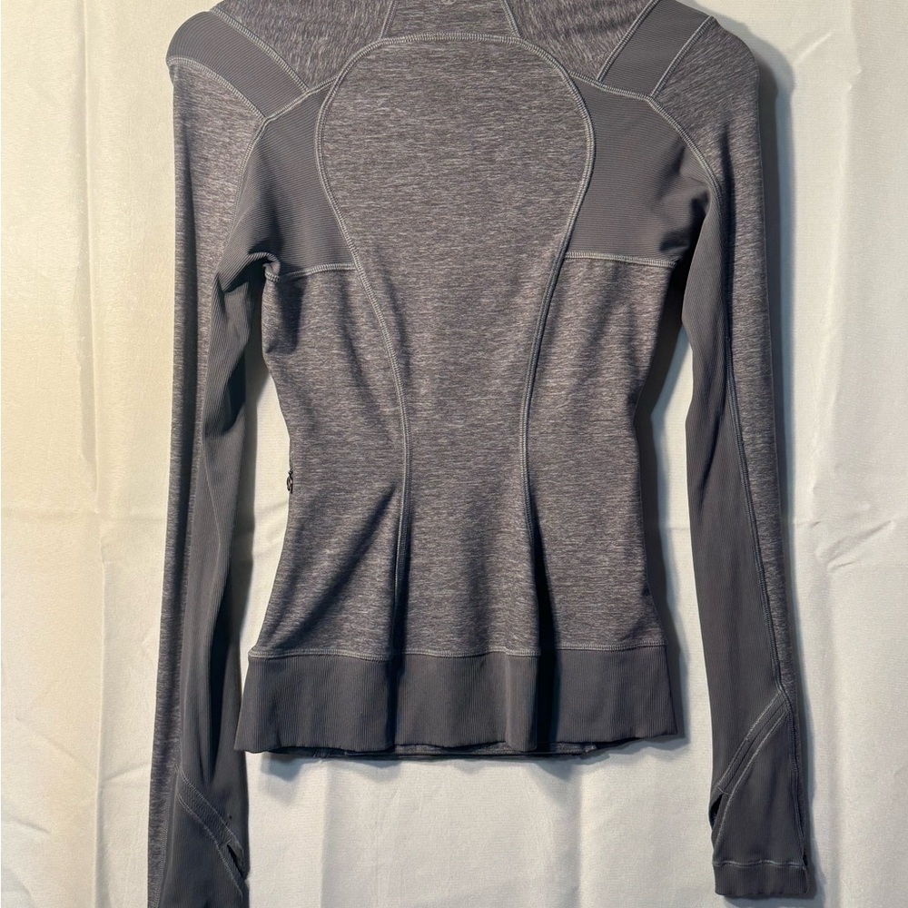 Lululemon long sleeve zipper turtleneck sweater. Gray Size 2 - Picture 2 of 5